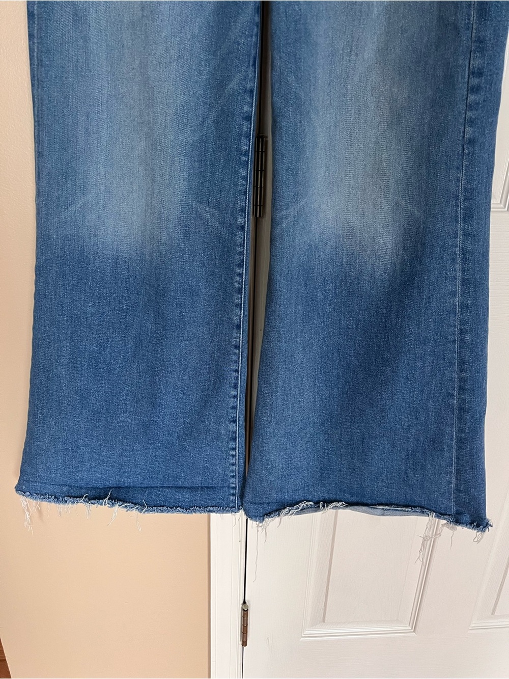 MOTHER The Roller High Rise Wide Leg Jeans Raw Hem Size 31 Riding the Cliffside - Picture 4 of 10